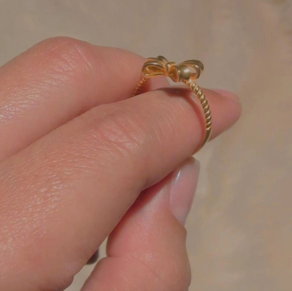 Real 18K Saudi Gold Ribbon Ring - Picture 3 of 6